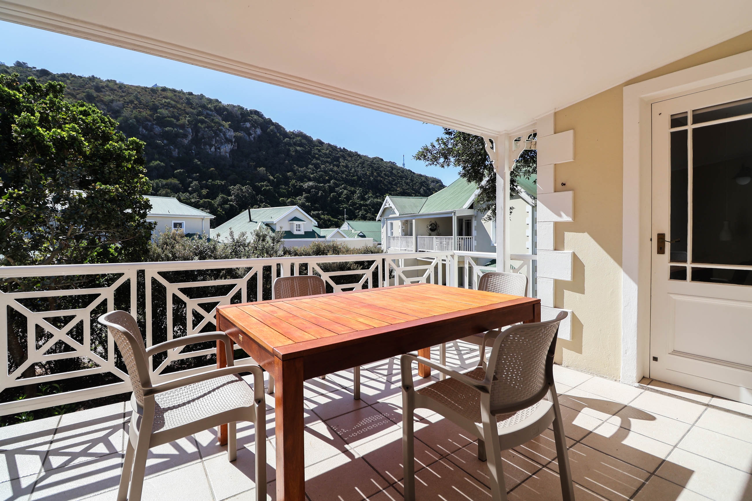 To Let 2 Bedroom Property for Rent in River Club Western Cape